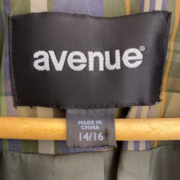 Women’s plaid jacket. - Picture 5 of 5